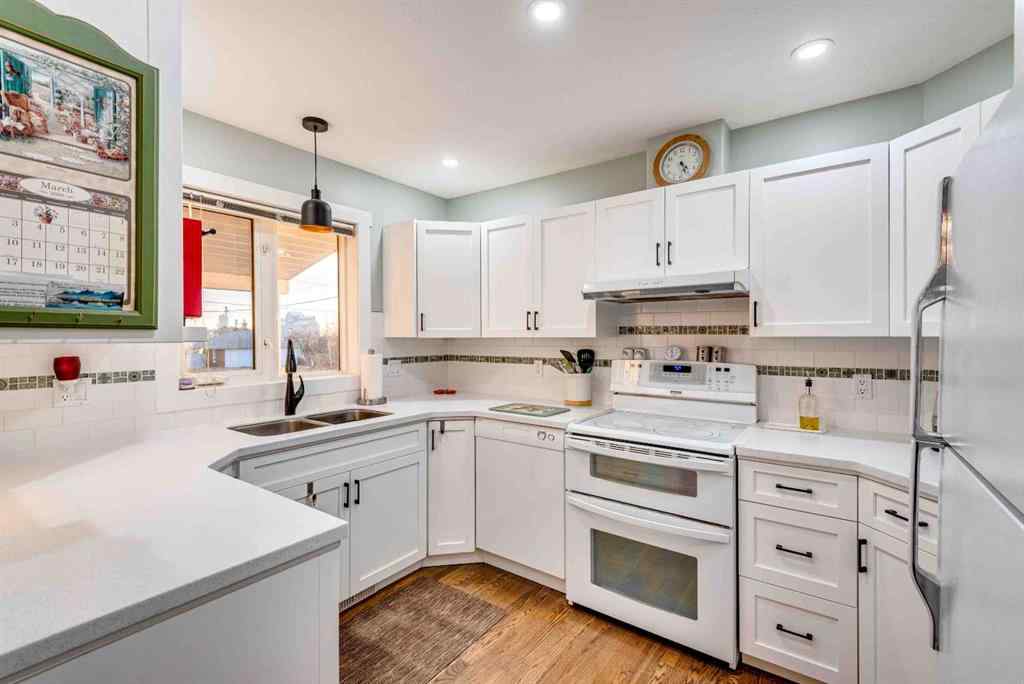 MLS&reg; # A2270565 - 125 3 Avenue NE in NONE Three Hills, Residential Open Houses