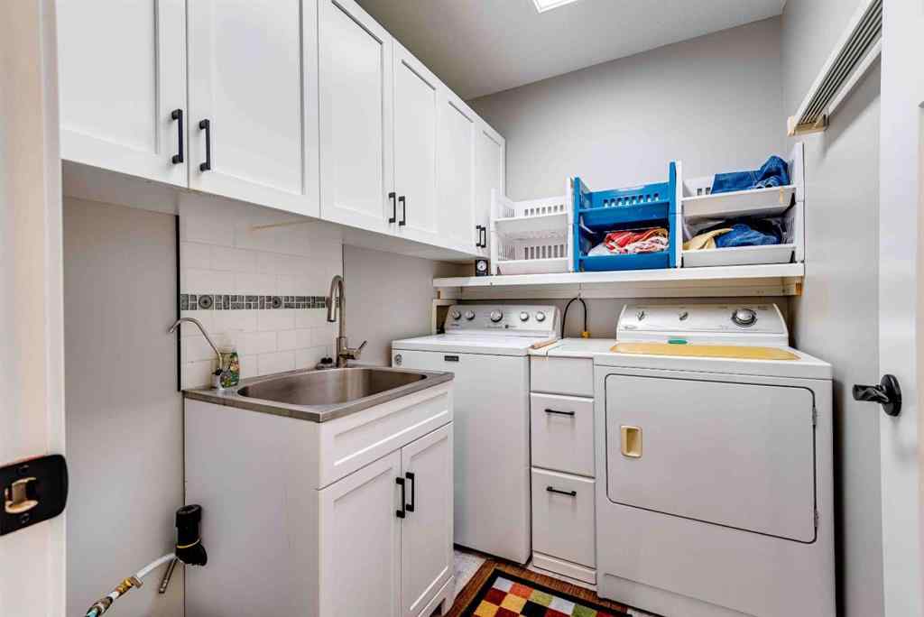 MLS&reg; # A2270565 - 125 3 Avenue NE in NONE Three Hills, Residential Open Houses