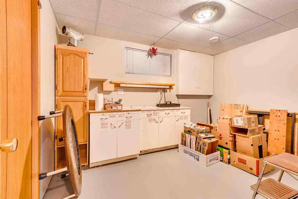 MLS&reg; # A2270565 - 125 3 Avenue NE in NONE Three Hills, Residential Open Houses