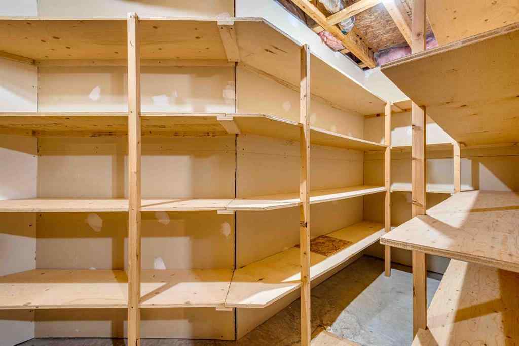 MLS&reg; # A2270565 - 125 3 Avenue NE in NONE Three Hills, Residential Open Houses