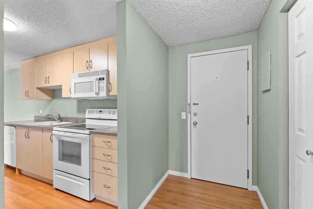 MLS&reg; # A2270577 - Unit #207 280 Banister Drive  in Tower Hill Okotoks, Residential Open Houses