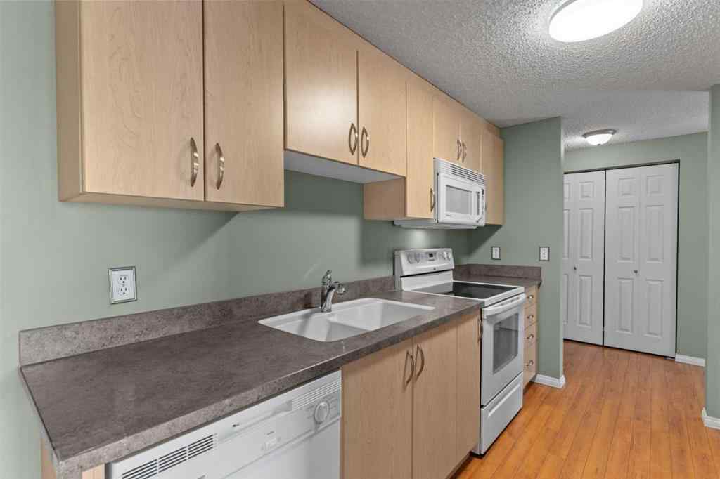 MLS&reg; # A2270577 - Unit #207 280 Banister Drive  in Tower Hill Okotoks, Residential Open Houses