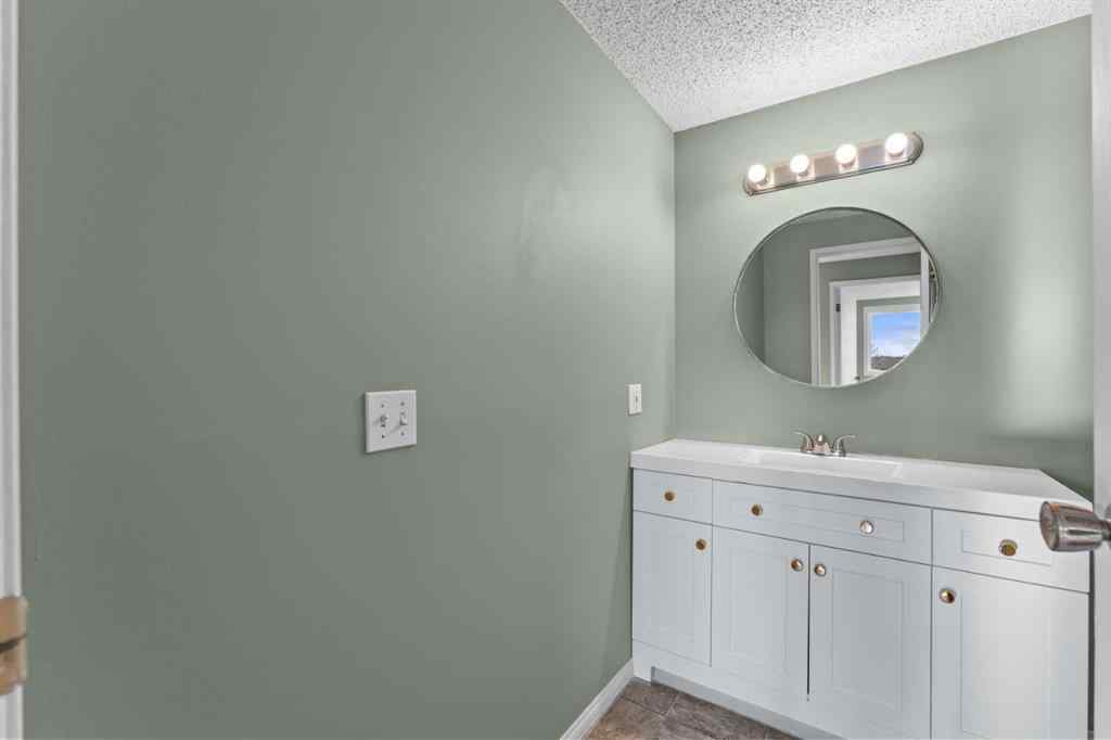 MLS&reg; # A2270577 - Unit #207 280 Banister Drive  in Tower Hill Okotoks, Residential Open Houses