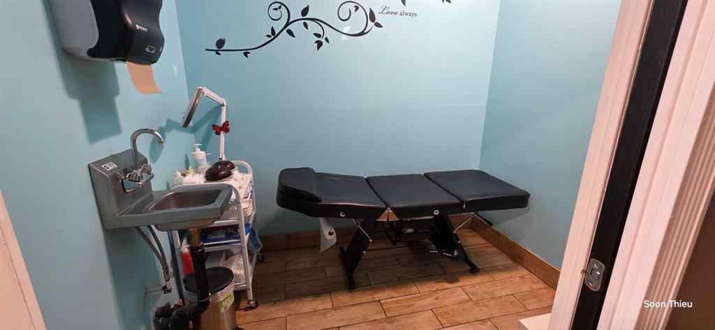 MLS® A2270578 - Unit #329 # 2555 32 Street NE in Sunridge Calgary, Commercial