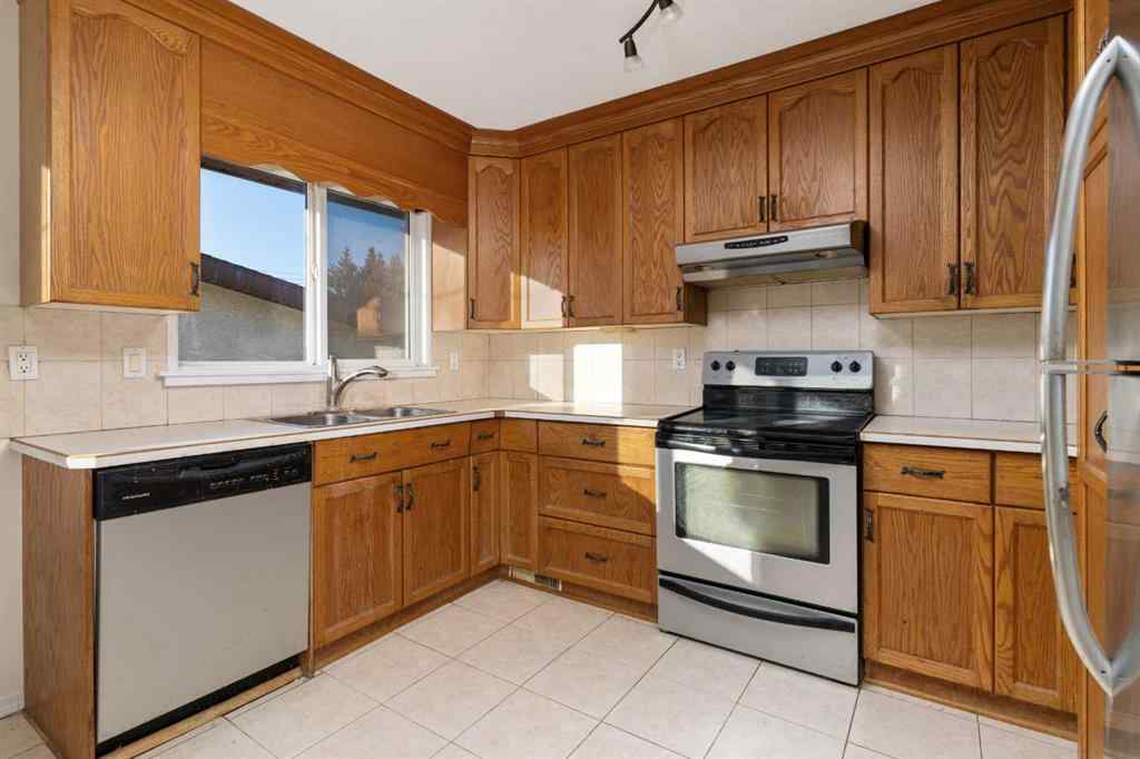 MLS&reg; # A2270584 - 31 Montrose Avenue  in Mount Pleasant Camrose, Residential Open Houses