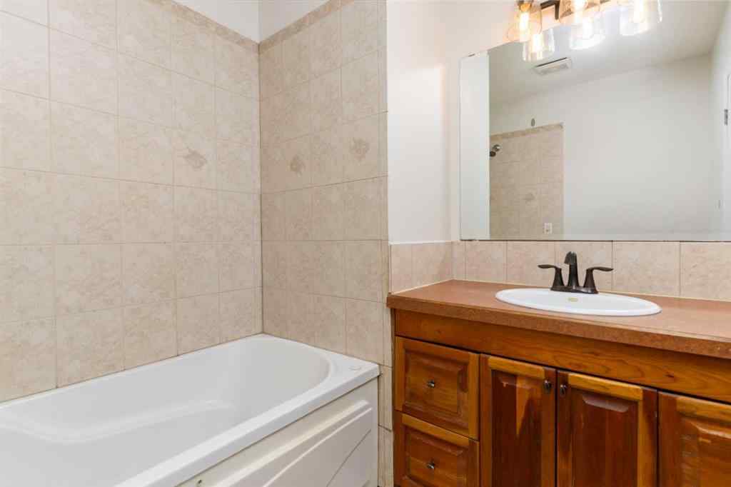 MLS&reg; # A2270584 - 31 Montrose Avenue  in Mount Pleasant Camrose, Residential Open Houses