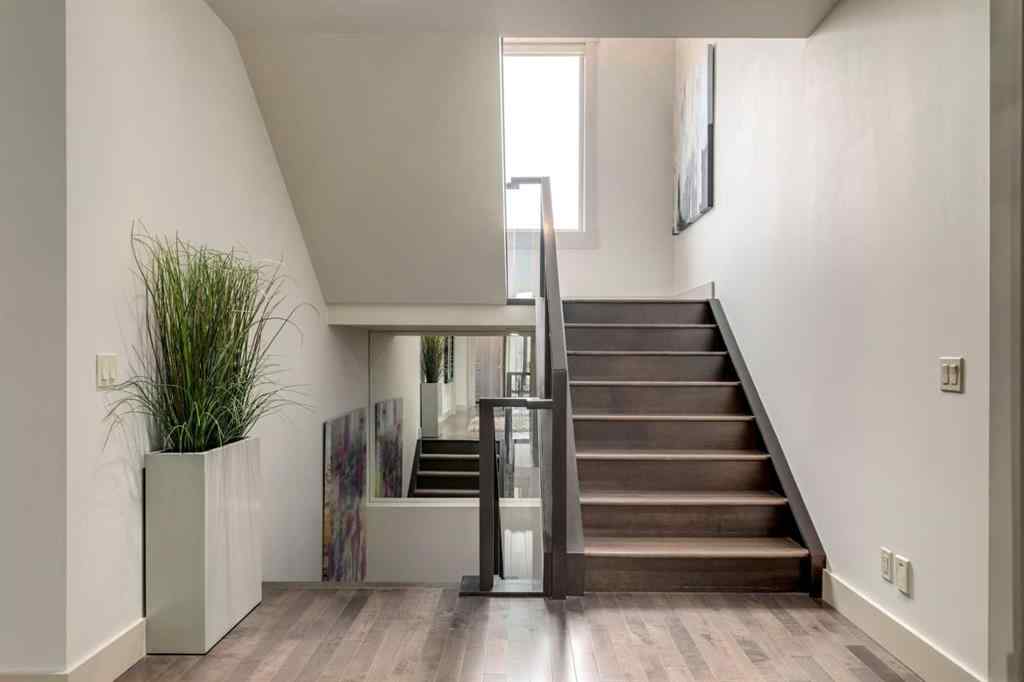 MLS® A2270586 - 1441 23 Street SW in Scarboro Calgary, Residential