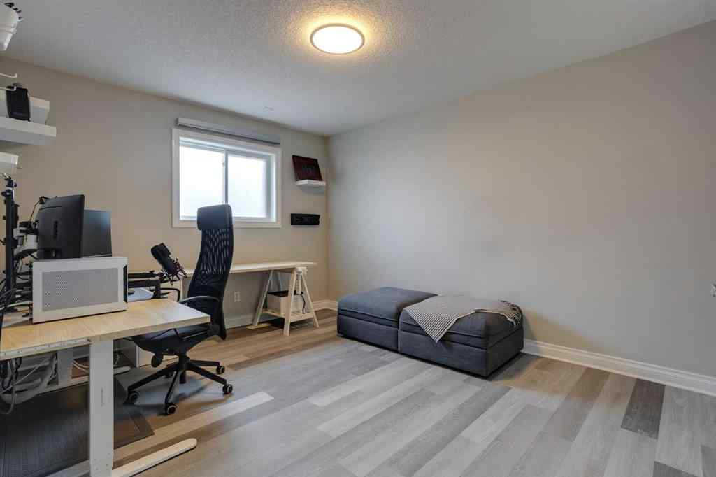 MLS&reg; # A2270592 - Unit #1 219 17 Avenue NE in Tuxedo Park Calgary, Residential Open Houses