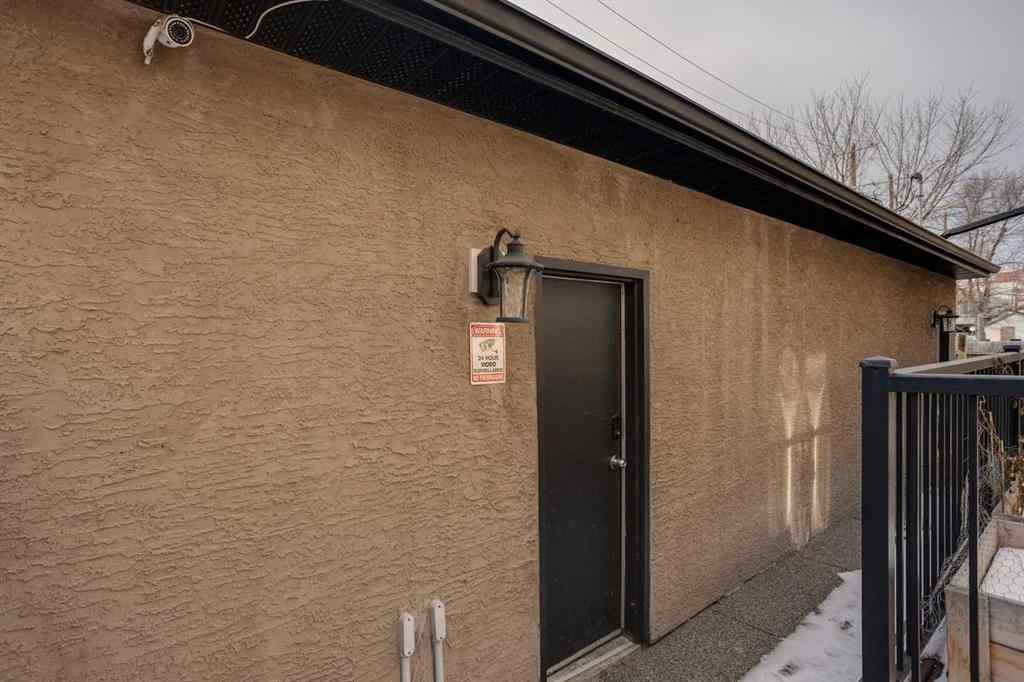 MLS&reg; # A2270592 - Unit #1 219 17 Avenue NE in Tuxedo Park Calgary, Residential Open Houses