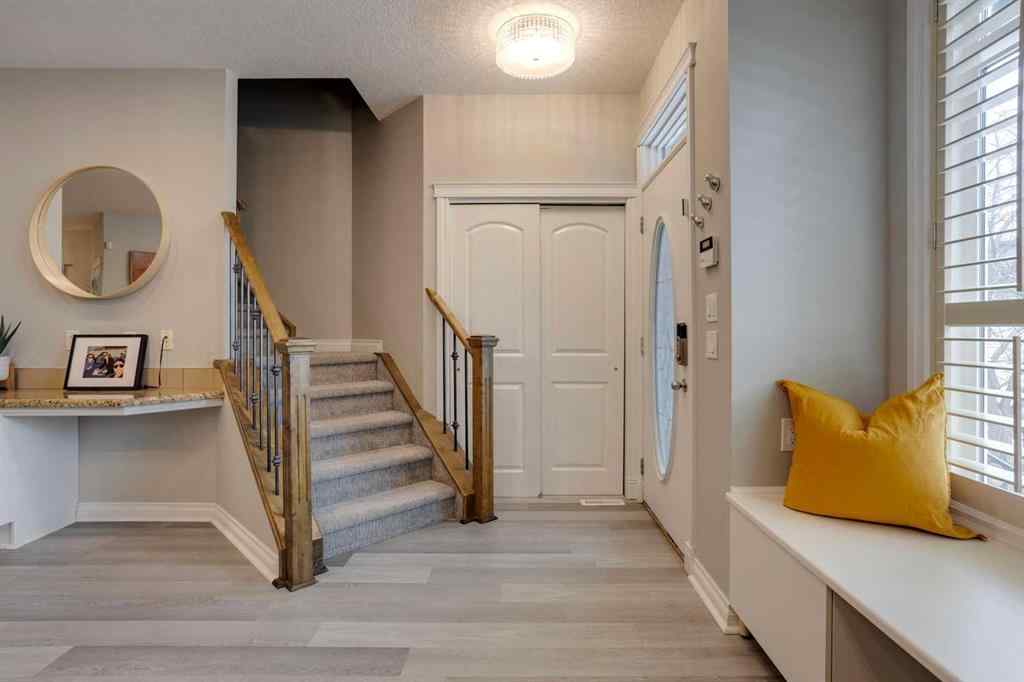 MLS&reg; # A2270592 - Unit #1 219 17 Avenue NE in Tuxedo Park Calgary, Residential Open Houses