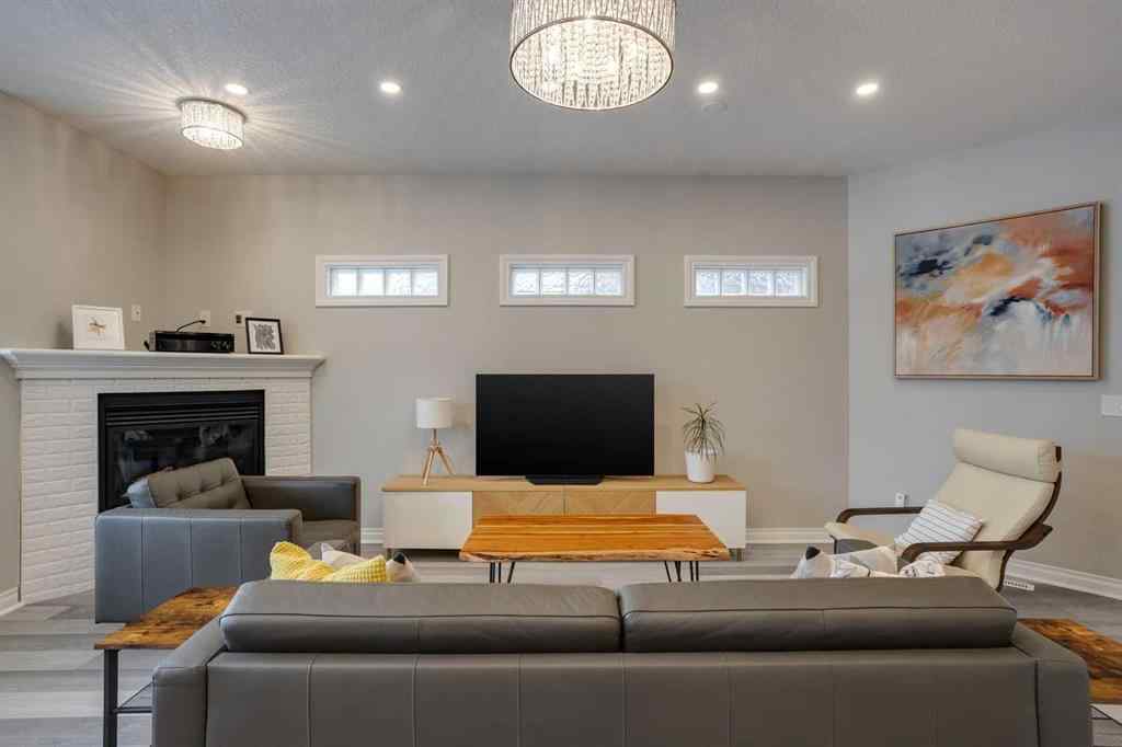 MLS&reg; # A2270592 - Unit #1 219 17 Avenue NE in Tuxedo Park Calgary, Residential Open Houses