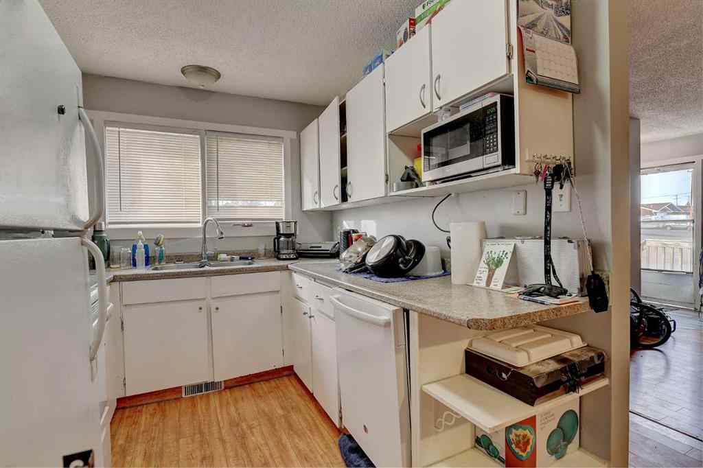 MLS&reg; # A2270600 - 9809 98 Avenue  in NONE Sexsmith, Residential Open Houses