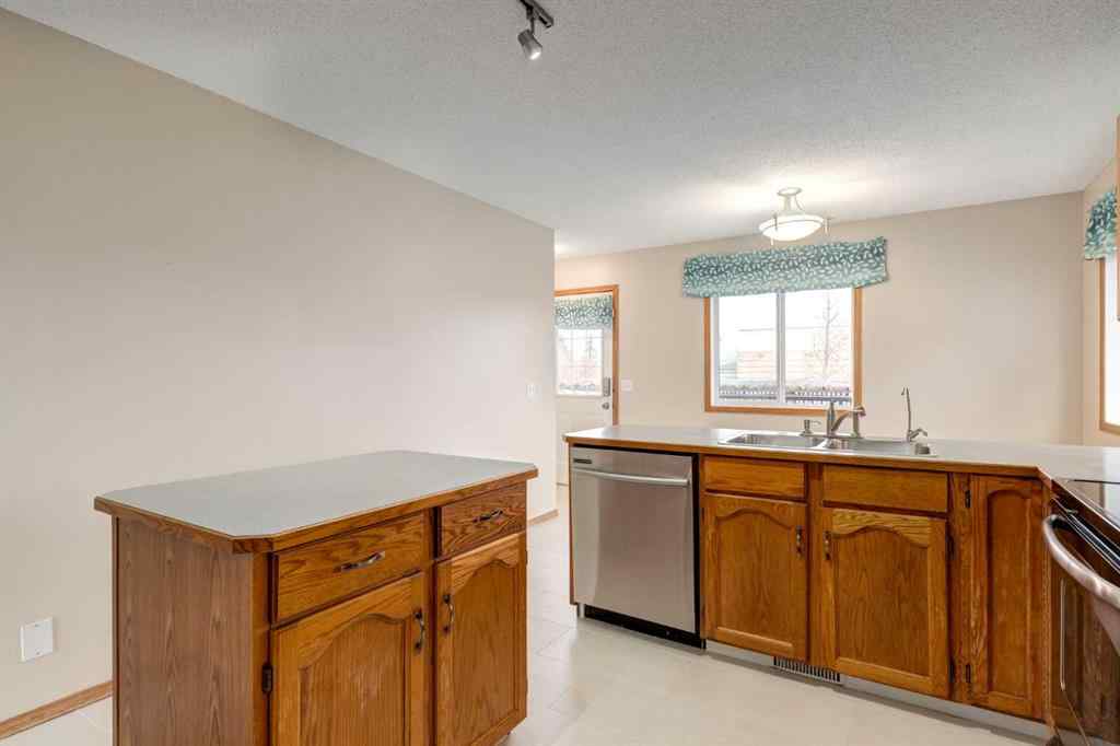 MLS® # A2270603 - 8 Canoe Circle SW in Canals Airdrie, Residential Open Houses