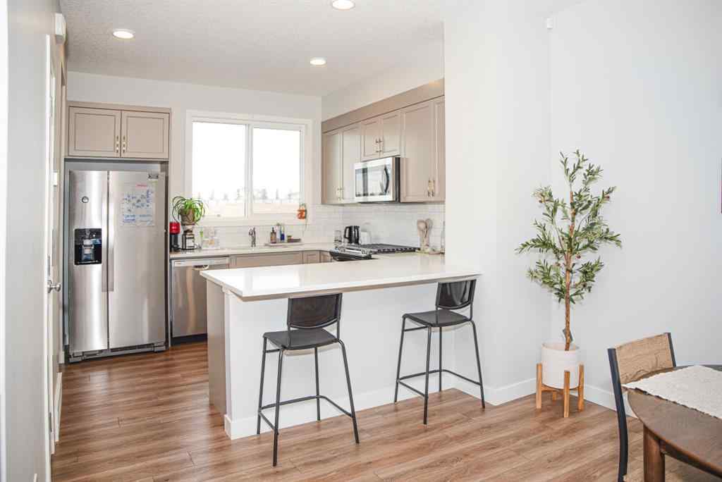 MLS&reg; # A2270612 - 1584 Rangeview Drive SE in Rangeview Calgary, Rental Open Houses