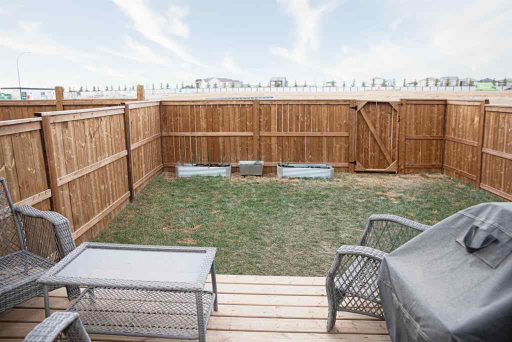 MLS&reg; # A2270612 - 1584 Rangeview Drive SE in Rangeview Calgary, Rental Open Houses
