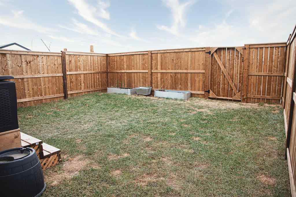 MLS&reg; # A2270612 - 1584 Rangeview Drive SE in Rangeview Calgary, Rental Open Houses