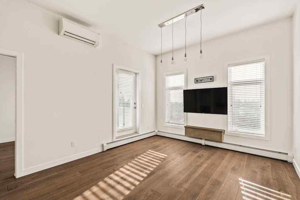 MLS® A2270626 - Unit #403 2702 17 Avenue SW in Shaganappi Calgary, Residential