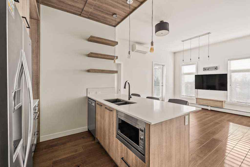 MLS® A2270626 - Unit #403 2702 17 Avenue SW in Shaganappi Calgary, Residential