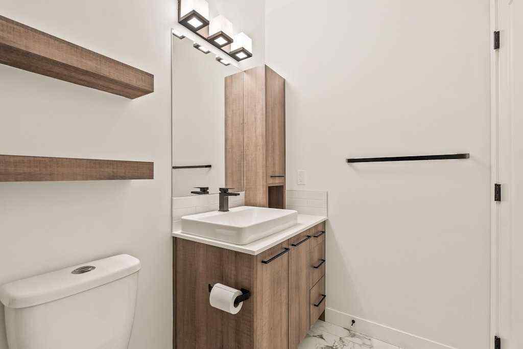 MLS® A2270626 - Unit #403 2702 17 Avenue SW in Shaganappi Calgary, Residential