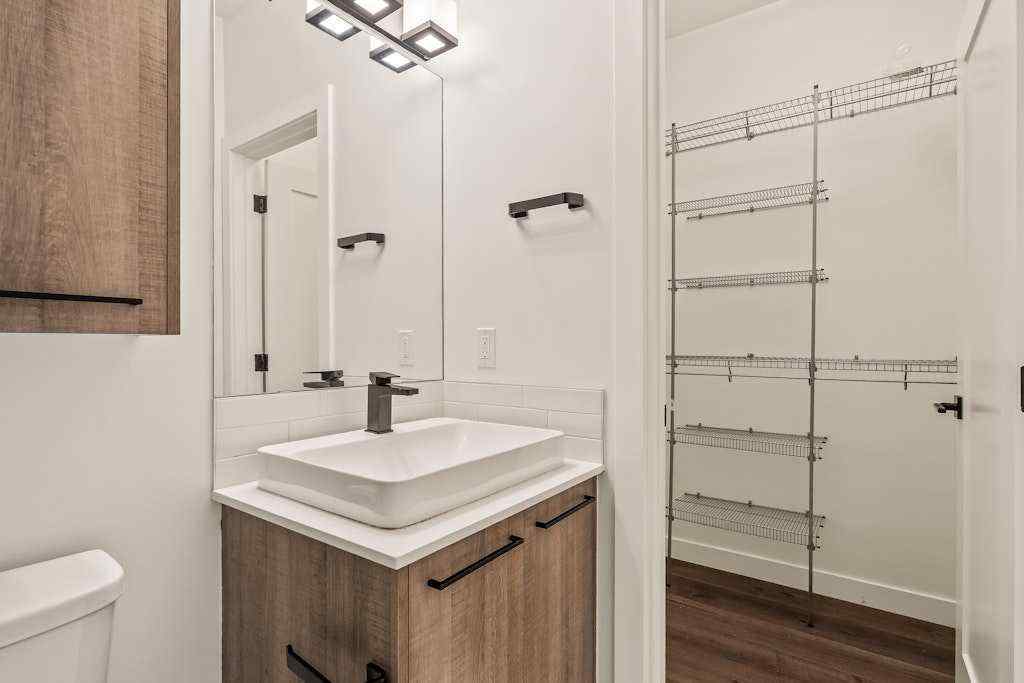 MLS® A2270626 - Unit #403 2702 17 Avenue SW in Shaganappi Calgary, Residential