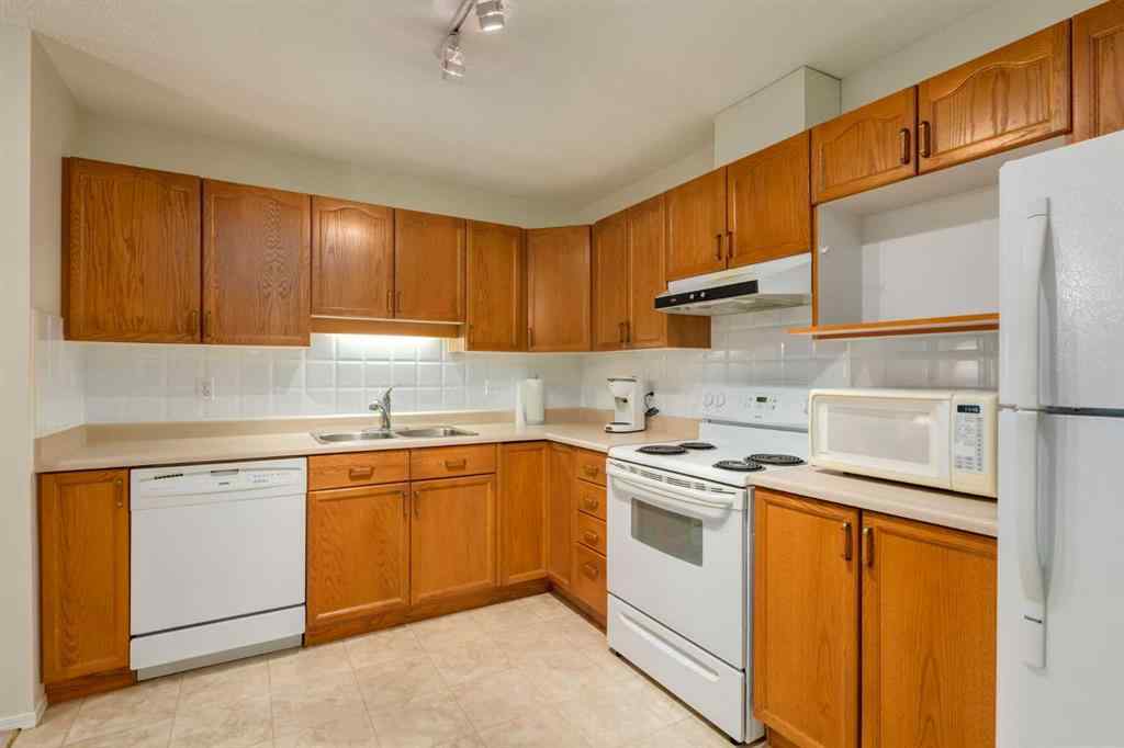 MLS&reg; # A2270627 - Unit #3204 3204 Sienna Park Green SW in Signal Hill Calgary, Residential Open Houses