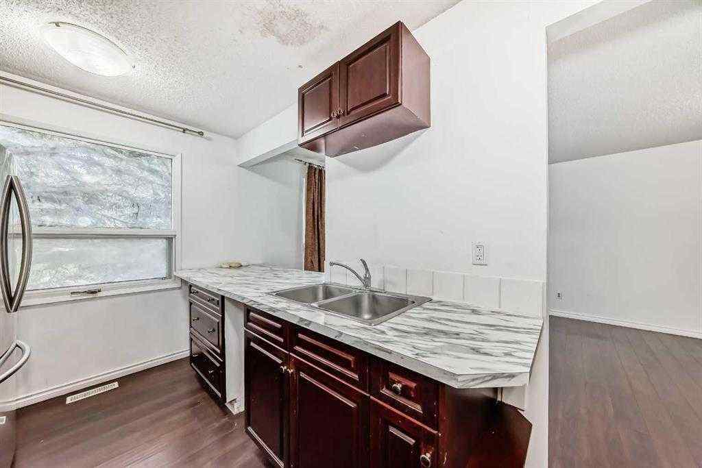 MLS® # A2270636 - Unit #5 5400 Dalhousie Drive NW in Dalhousie Calgary, Residential Open Houses