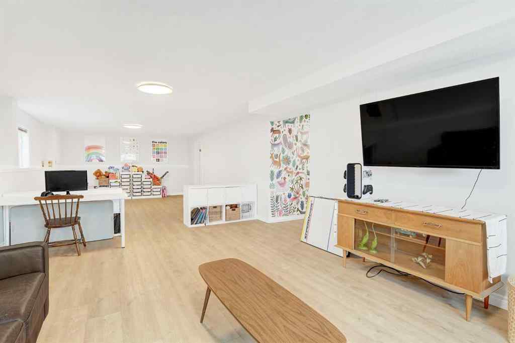 MLS&reg; # A2270643 - 10213 114A Avenue  in Avondale Grande Prairie, Residential Open Houses