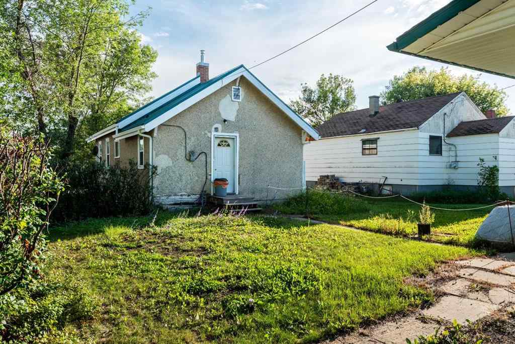MLS&reg; # A2270646 - 402 Main Street  in NONE Trochu, Residential Open Houses