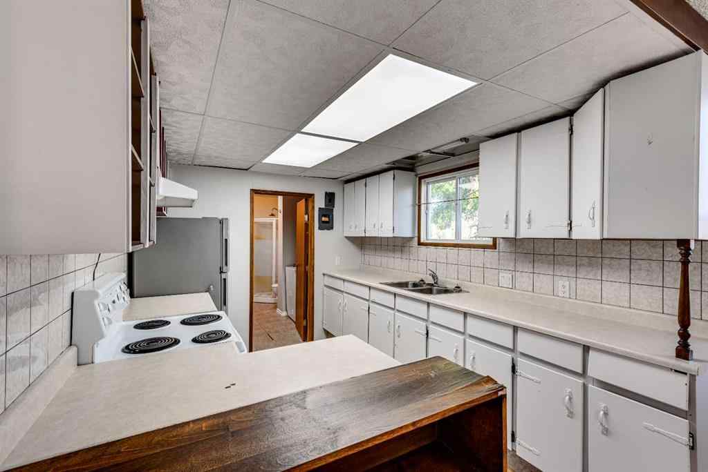 MLS&reg; # A2270646 - 402 Main Street  in NONE Trochu, Residential Open Houses