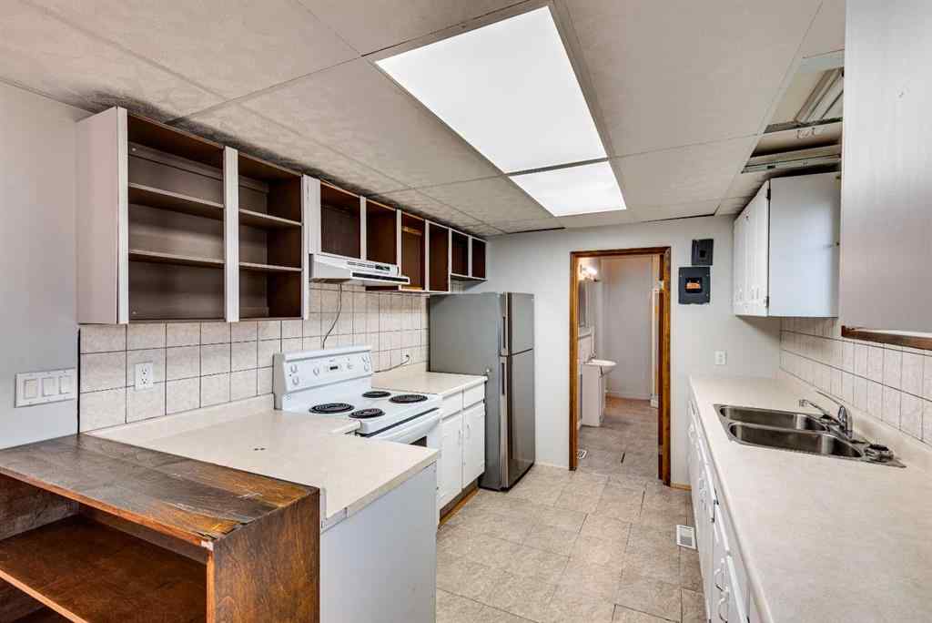 MLS&reg; # A2270646 - 402 Main Street  in NONE Trochu, Residential Open Houses