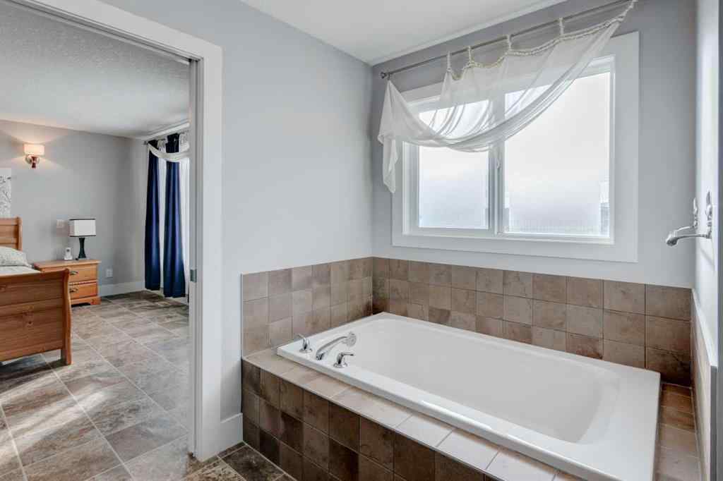 MLS&reg; # A2270660 - 6 Heritage View  in Heritage Hills Cochrane, Residential Open Houses