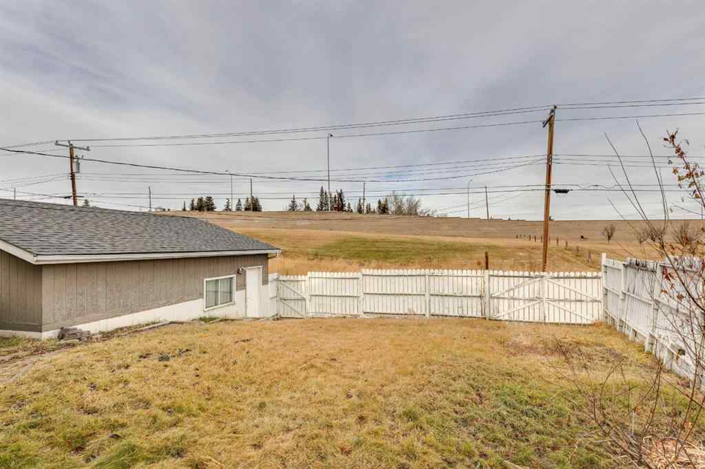 MLS&reg; # A2270662 - 4 Lake Huron Place SE in Bonavista Downs Calgary, Residential Open Houses