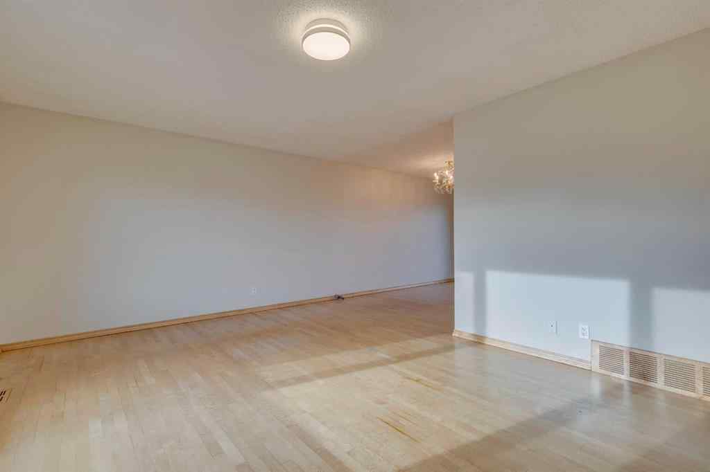 MLS&reg; # A2270662 - 4 Lake Huron Place SE in Bonavista Downs Calgary, Residential Open Houses