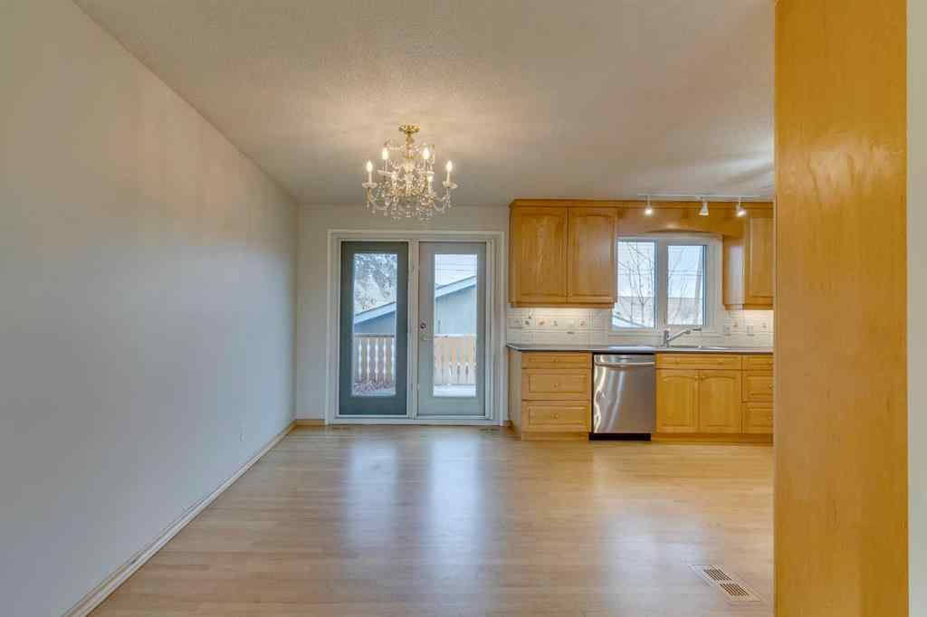 MLS&reg; # A2270662 - 4 Lake Huron Place SE in Bonavista Downs Calgary, Residential Open Houses