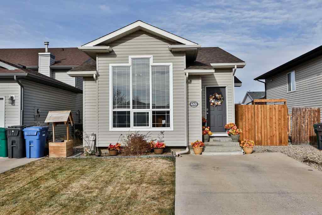 MLS&reg; # A2270673 - 455 Blackfoot Manor W in Indian Battle Heights Lethbridge, Residential Open Houses