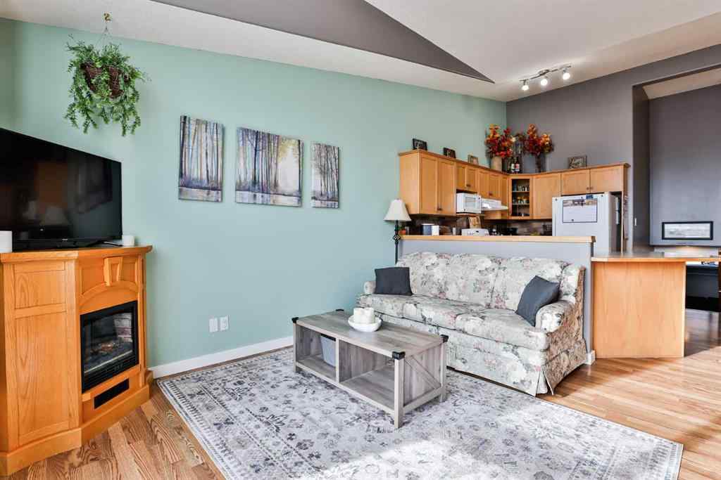 MLS&reg; # A2270673 - 455 Blackfoot Manor W in Indian Battle Heights Lethbridge, Residential Open Houses