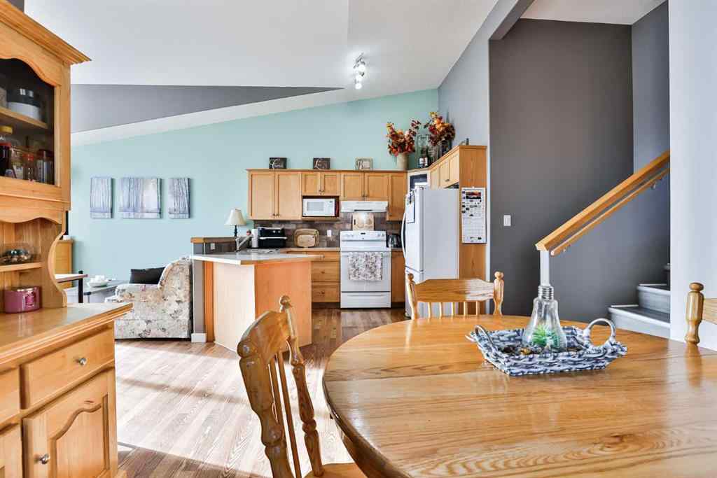 MLS&reg; # A2270673 - 455 Blackfoot Manor W in Indian Battle Heights Lethbridge, Residential Open Houses