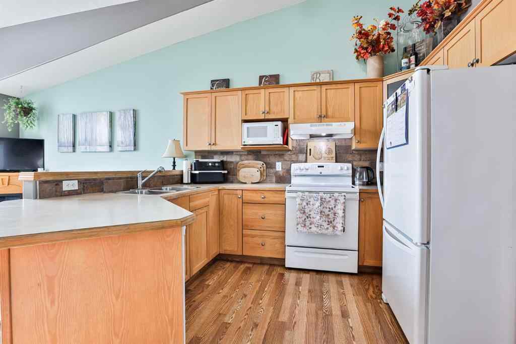 MLS&reg; # A2270673 - 455 Blackfoot Manor W in Indian Battle Heights Lethbridge, Residential Open Houses