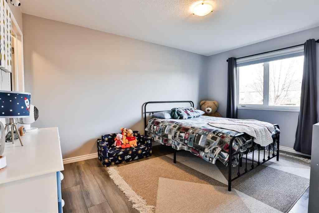 MLS&reg; # A2270673 - 455 Blackfoot Manor W in Indian Battle Heights Lethbridge, Residential Open Houses