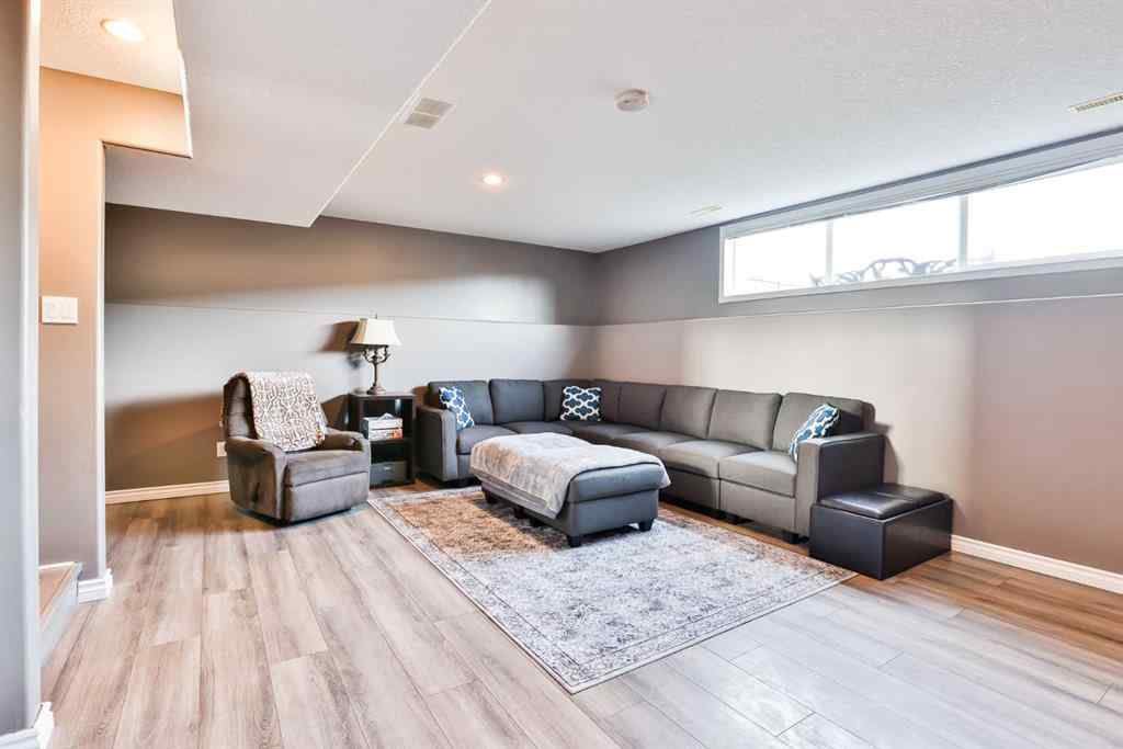 MLS&reg; # A2270673 - 455 Blackfoot Manor W in Indian Battle Heights Lethbridge, Residential Open Houses