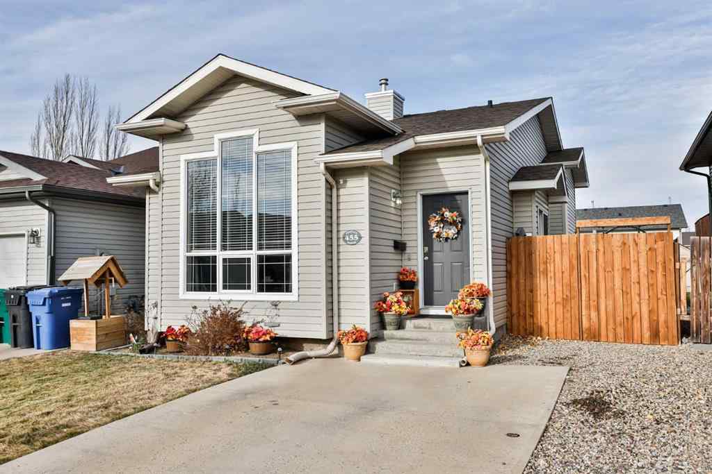 MLS&reg; # A2270673 - 455 Blackfoot Manor W in Indian Battle Heights Lethbridge, Residential Open Houses