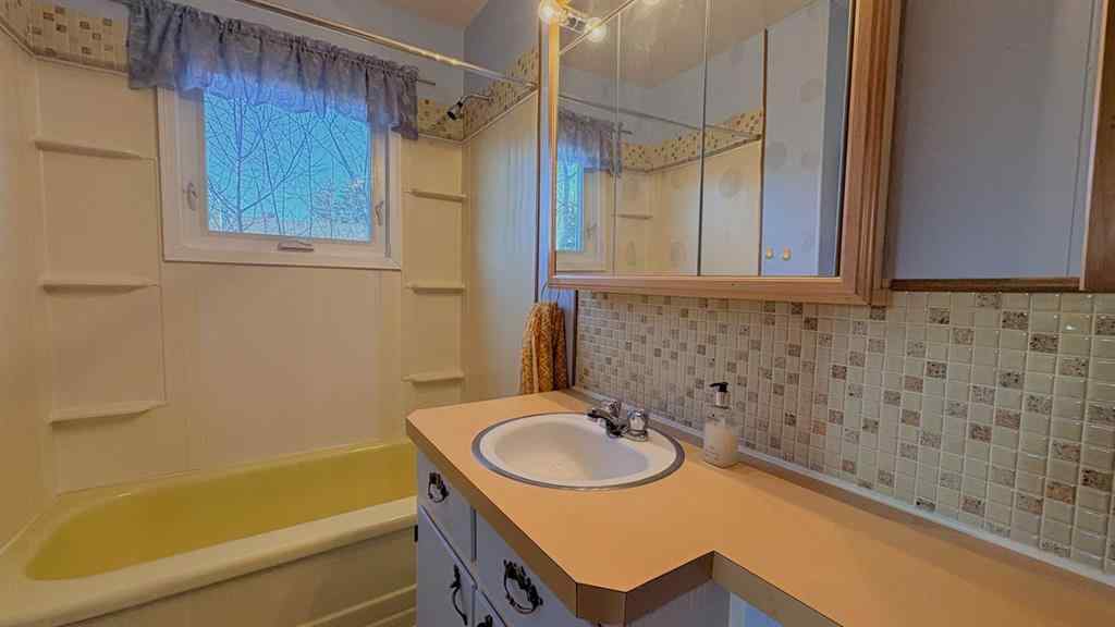 MLS&reg; # A2270675 - 1030 15 Avenue  in NONE Wainwright, Residential Open Houses