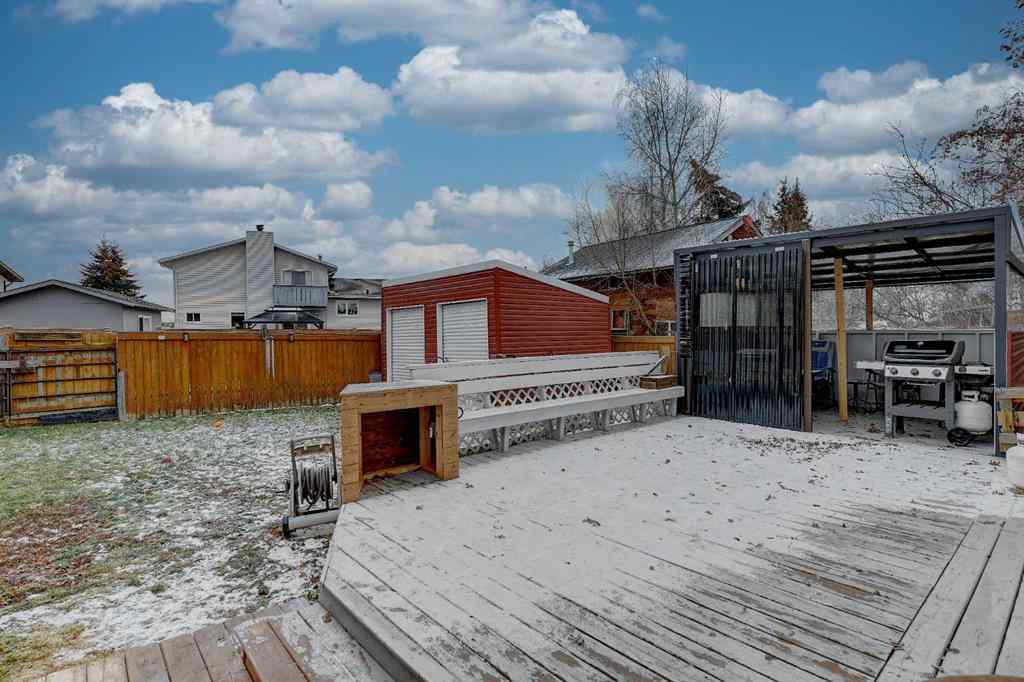 MLS&reg; # A2270681 - 722 Oak Drive  in NONE Beaverlodge, Residential Open Houses