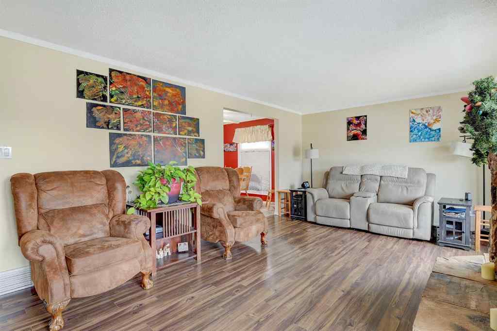 MLS&reg; # A2270681 - 722 Oak Drive  in NONE Beaverlodge, Residential Open Houses