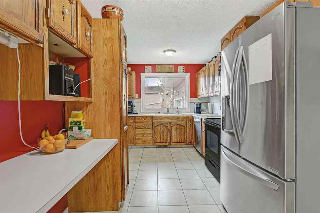 MLS&reg; # A2270681 - 722 Oak Drive  in NONE Beaverlodge, Residential Open Houses