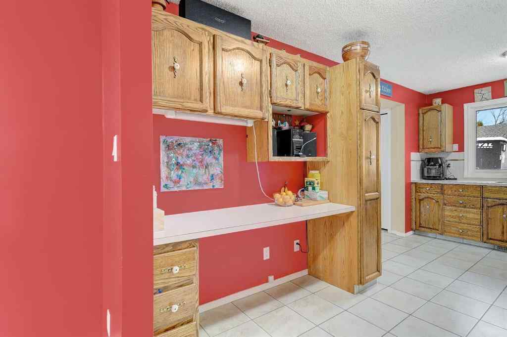 MLS&reg; # A2270681 - 722 Oak Drive  in NONE Beaverlodge, Residential Open Houses
