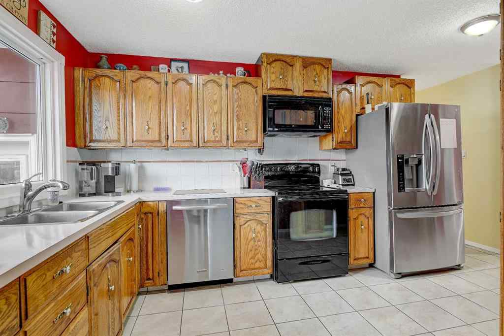 MLS&reg; # A2270681 - 722 Oak Drive  in NONE Beaverlodge, Residential Open Houses