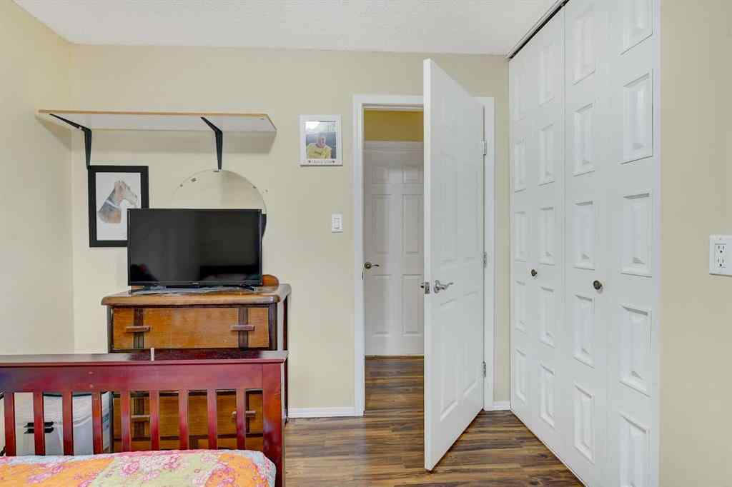 MLS&reg; # A2270681 - 722 Oak Drive  in NONE Beaverlodge, Residential Open Houses