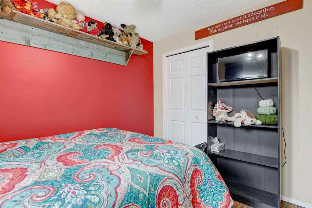 MLS&reg; # A2270681 - 722 Oak Drive  in NONE Beaverlodge, Residential Open Houses