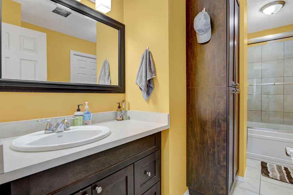 MLS&reg; # A2270681 - 722 Oak Drive  in NONE Beaverlodge, Residential Open Houses